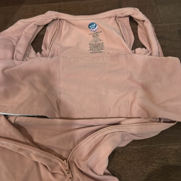 Nested Bean zen one swaddle - Picture 2 of 3